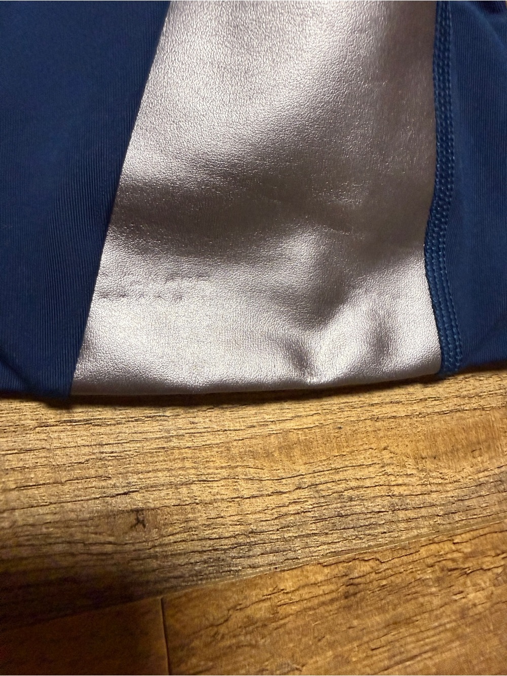 Women’s Nike Metallic Sports Bra Size Small - Picture 11 of 11